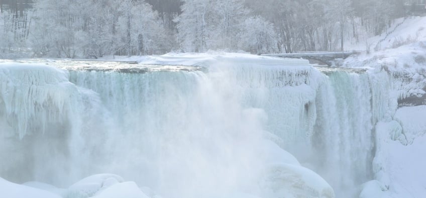 Niagra_Falls-930449-edited.jpg